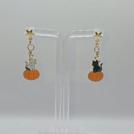 Black & White Kitty Pumpkin Earrings